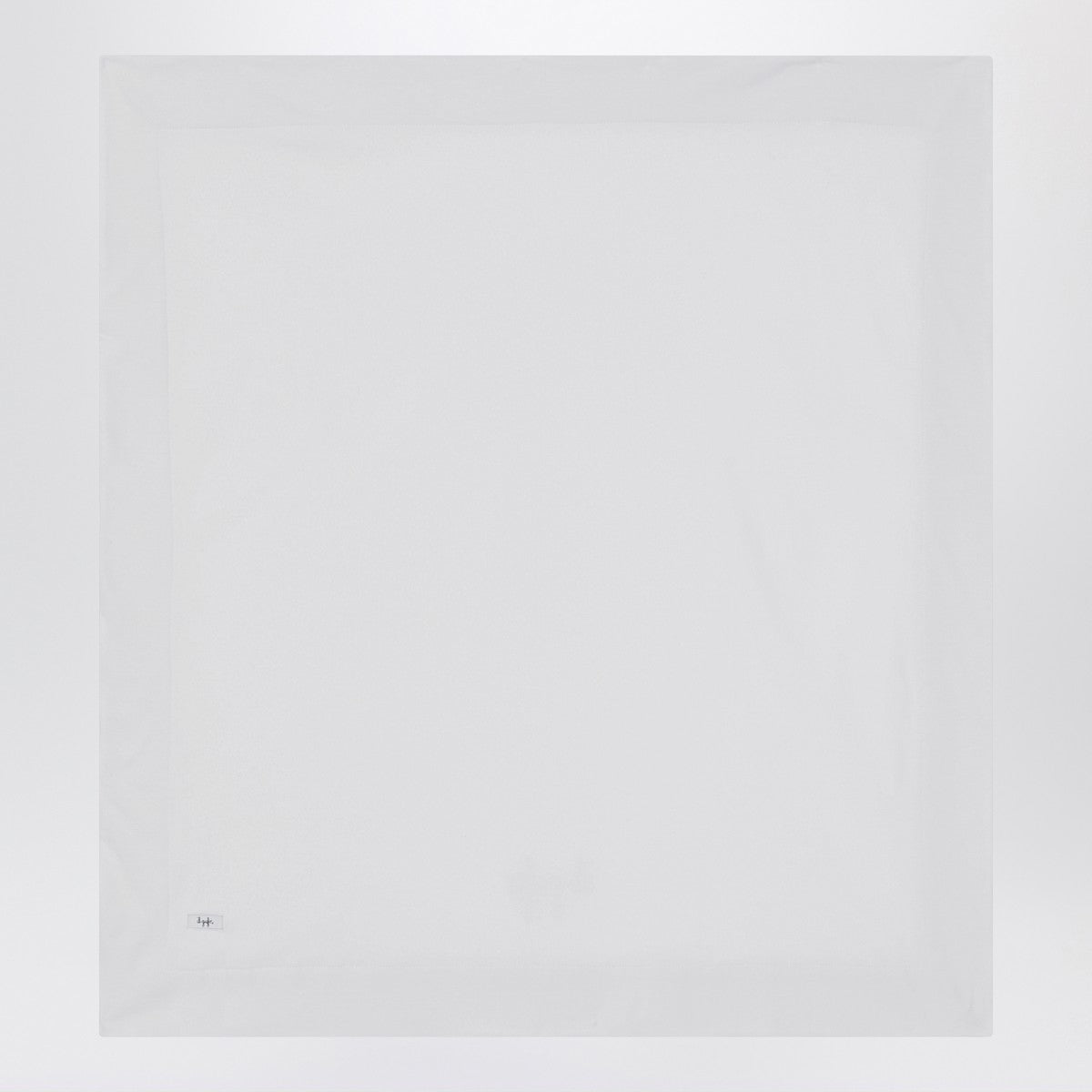 Il Gufo White cover with pink seersucker border