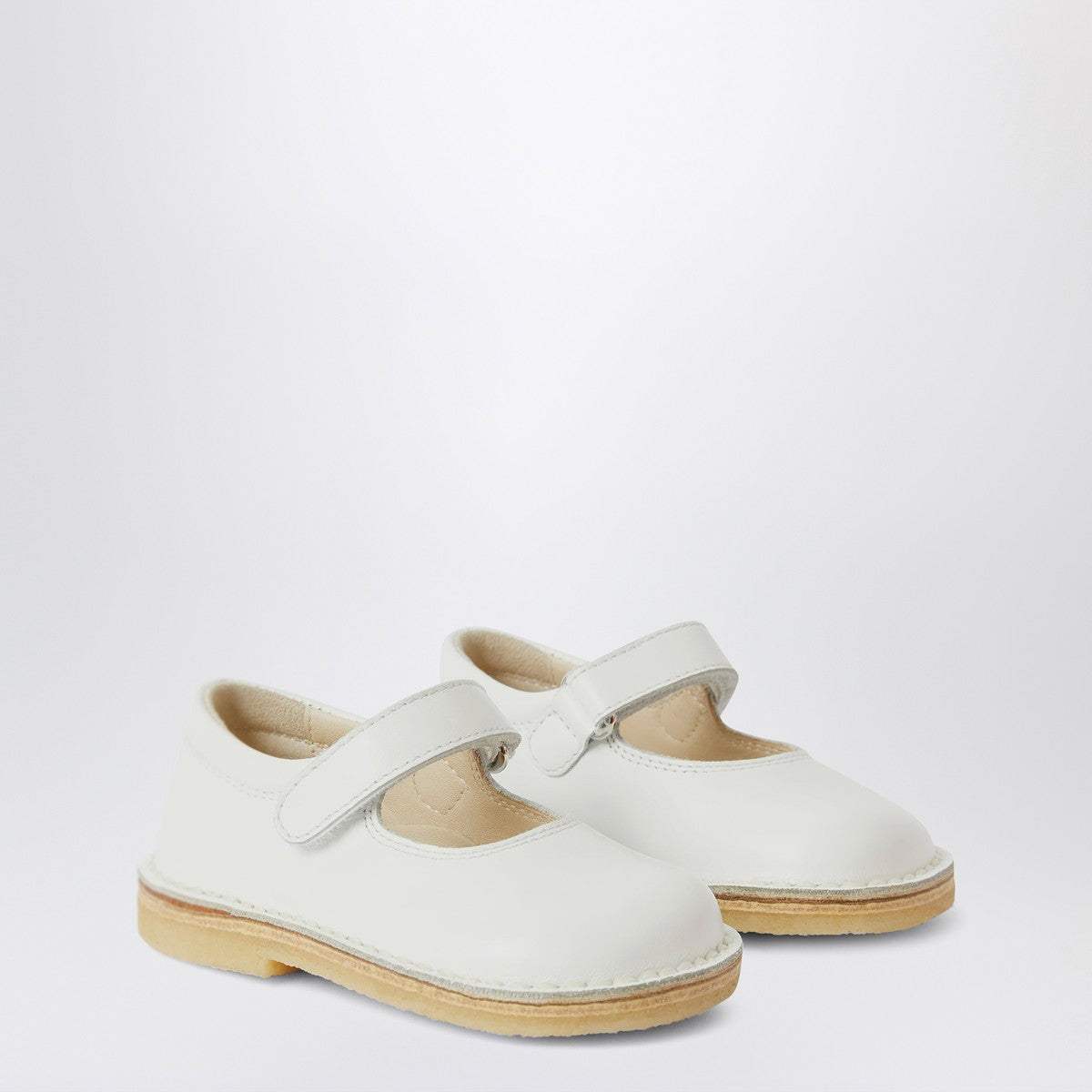 Il Gufo White leather sandal with strap