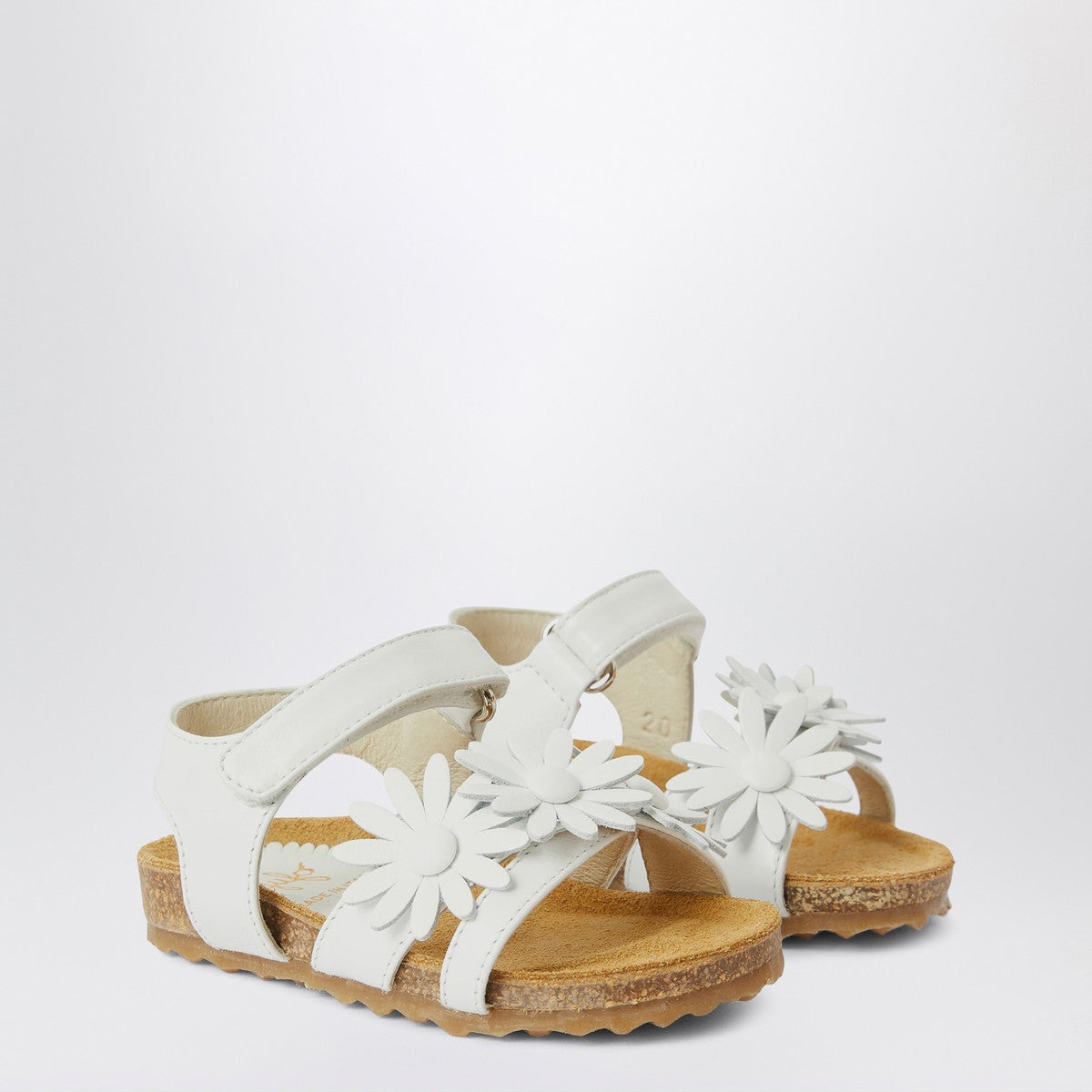 Il Gufo White sandal with applied flowers